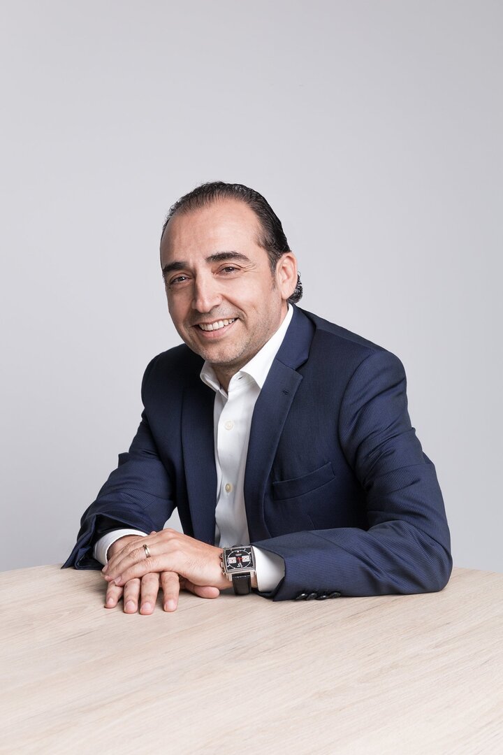 Professional portrait photography by Oscar Espinoza - Commercial portrait photography Surrey London